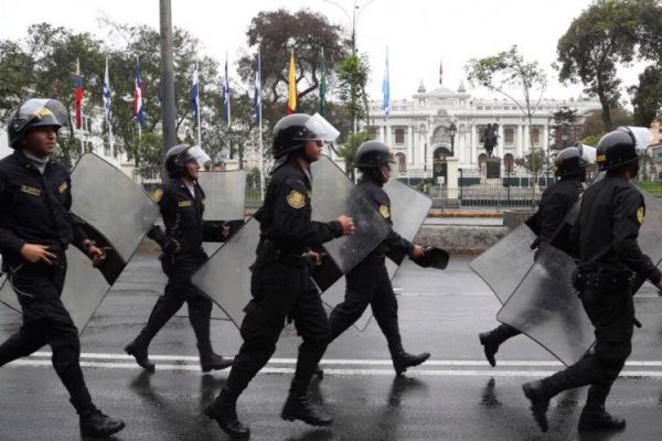 Perú declara emergencia en Lima en ofensiva contra el crimen tras paro de transportistas