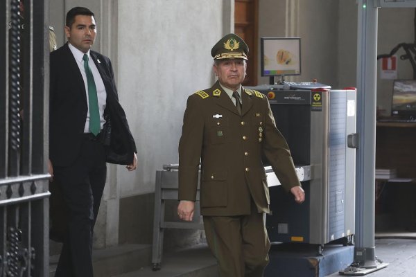 Ricardo Yáñez renuncia a Carabineros: “Jamás pensé en acudir como general director en servicio activo” a su formalización