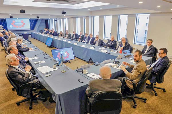 La reunión se realizó en las instalaciones del gremio fabril.