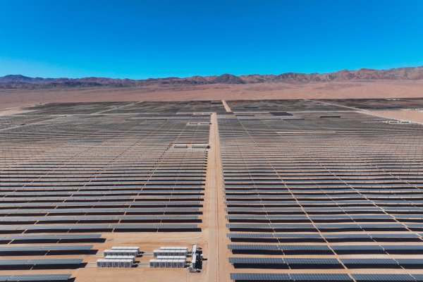 <p>AES Andes inicia operación comercial de parque Andes Solar IV en pleno Desierto de Atacama</p>