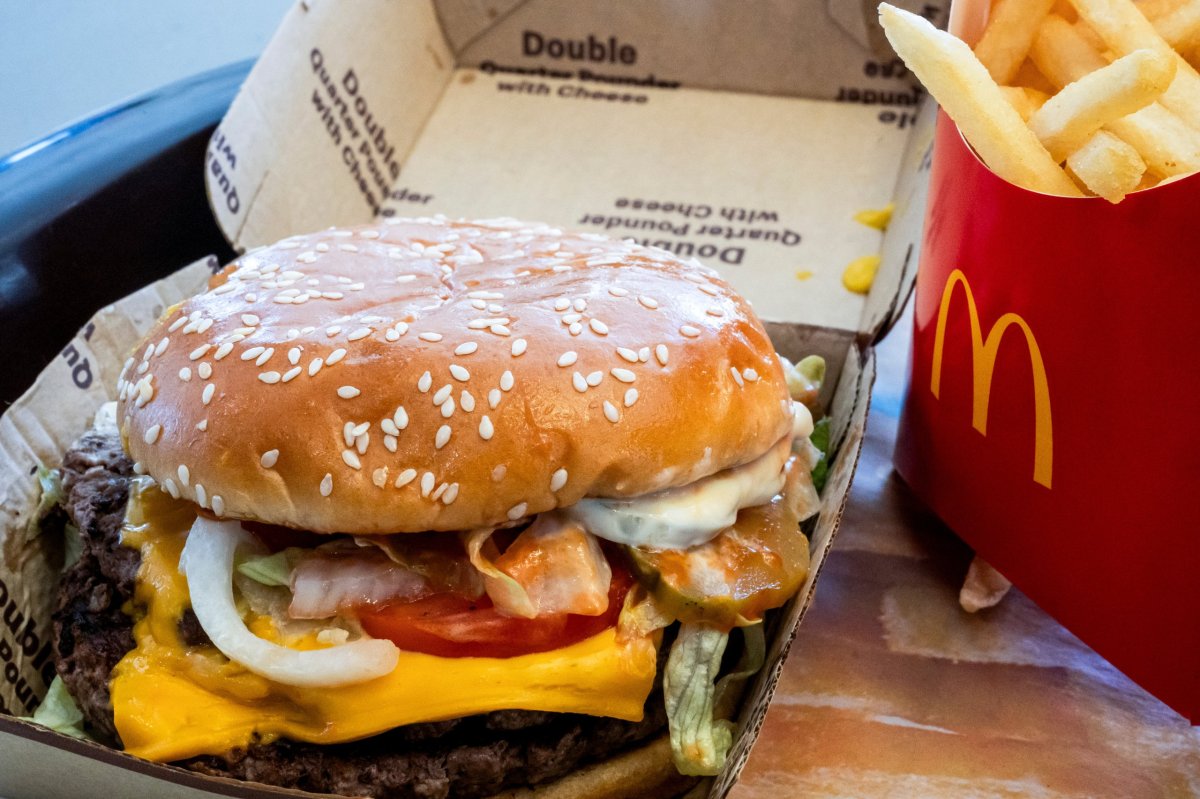 <p>Proveedor de McDonald’s ordena ampliar retiro de productos tras un mortal brote de E. coli en EEUU</p>