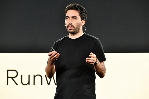 Cristóbal Valenzuela, CEO y cofundador de Runway.