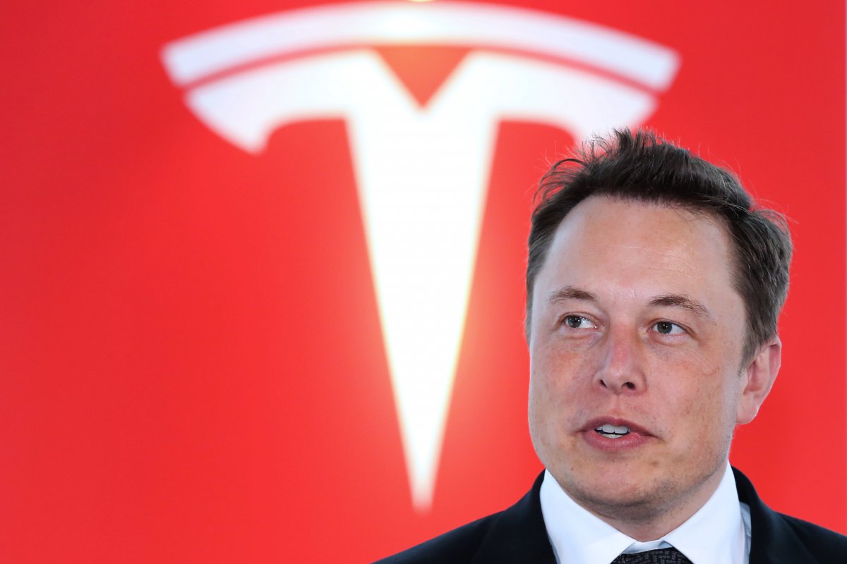 <p>Acciones de Tesla y Rivian caen por reportes de que Trump planea eliminar créditos fiscales para compras de vehículos eléctricos</p>