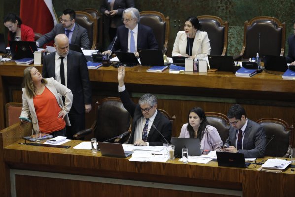 <p>Gobierno logra destrabar el Presupuesto de Salud y compromete recursos para resolver situación de las listas de espera</p>