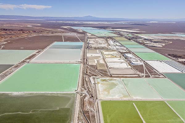 Albemarle en sus días grises, apuesta por subir peso de su operación en Chile