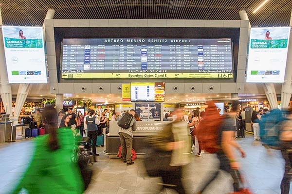 <p>Gremios advierten grandes costos y "situación catastrófica" por paro de la DGAC en aeropuertos</p>