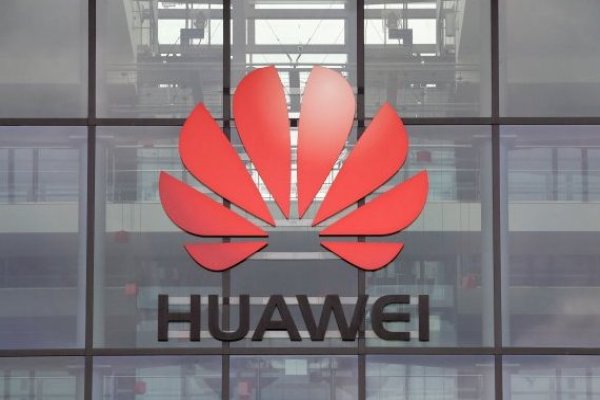 Huawei lanzará un teléfono con sistema operativo propio en una señal de la división tecnológica entre China y EEUU