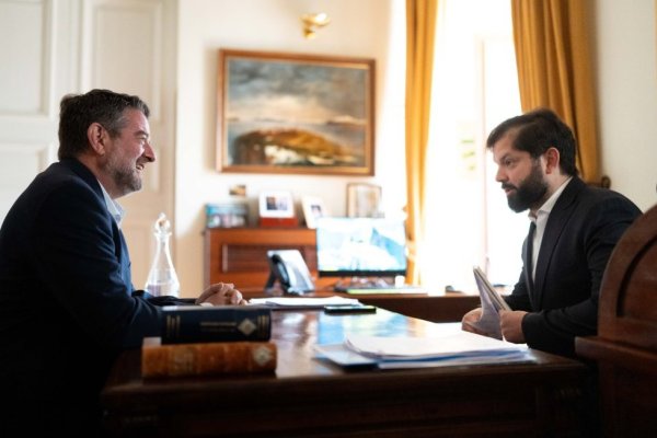 Claudio Orrego se reúne con Boric: pide más facultades para gobernadores e insiste en que no será candidato presidencial