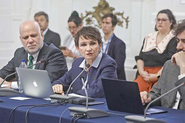 Tohá hace mea culpa ante diputados por tardanza en renuncia de Monsalve, pero descarta que 