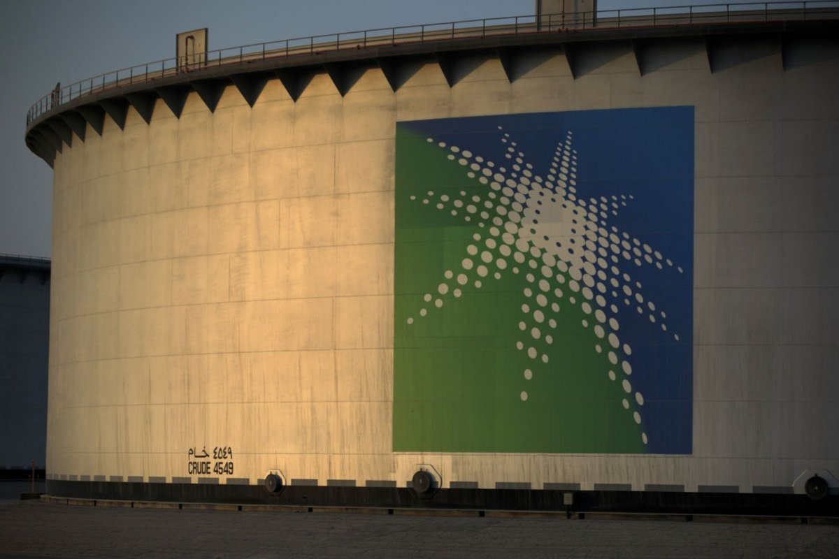 <p>Saudi Aramco ampliará sus inversiones en litio a medida que se diversifica más allá del petróleo</p>