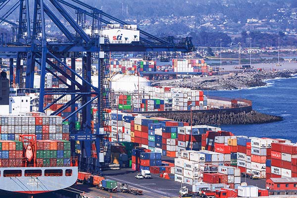 <p>Debilidad de las importaciones arrastra a una nueva caída en la recaudación de impuestos y derechos aduaneros en Chile</p>