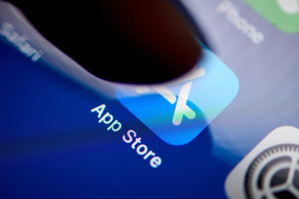 <p>Apple en picada contra Ley de Mercados Digitales de la UE tras llegada de primera app de pornografía al mercado regional del iPhone</p>