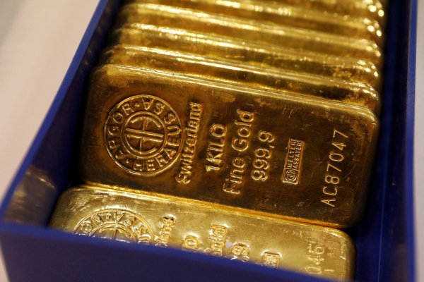 <p>Precio del oro cerca de un récord mientras Trump se embarca en la guerra comercial con China</p>