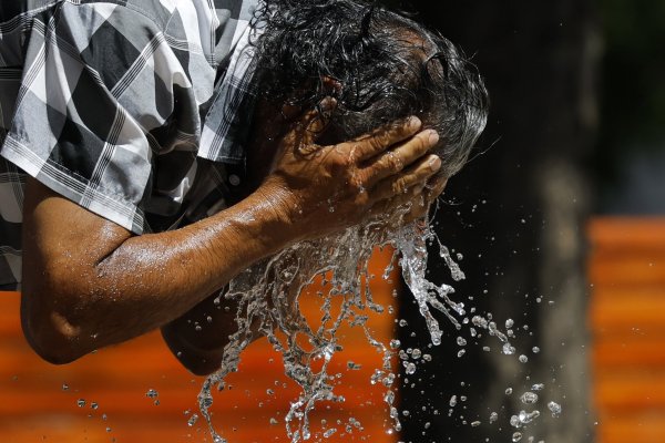 <p>Declaran Alerta Roja para la Región Metropolitana debido a ola de calor extremo a partir de este miércoles</p>