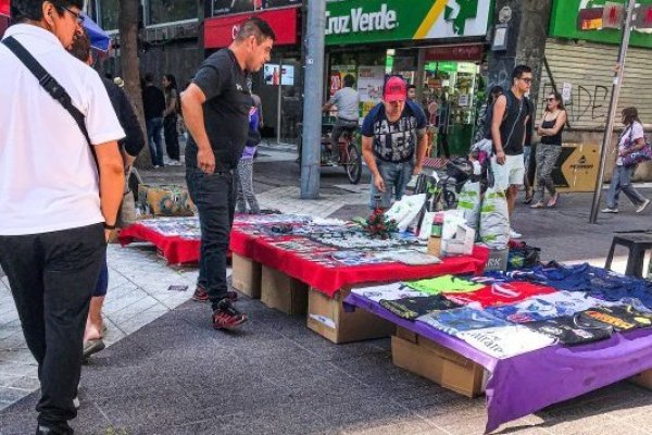 INE: la informalidad en la economía chilena bajó el año pasado de la mano del comercio y otros servicios