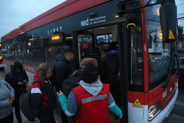 <p>Tarifas del transporte público se reajustarán a partir de este domingo: pasaje adulto aumentará $ 20</p>