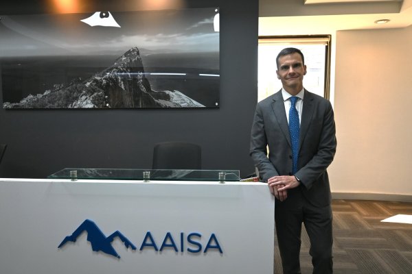 Administradora Americana de Inversiones (AAISA) acuerda adquirir el 67% de Nevasa Corp