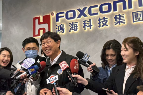 <p>Gigante taiwanés Foxconn confirma interés por participación de Renault en Nissan: "Hemos mantenido conversaciones"</p>