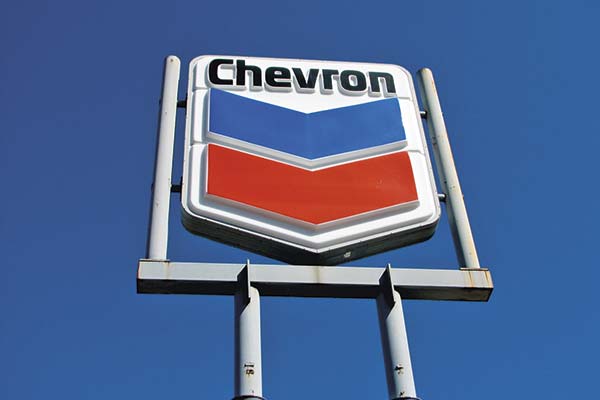 <p>Chevron planea despedir al 20% de sus trabajadores para reducir costos</p>