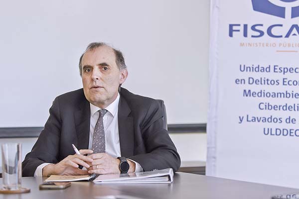 <p>El director de la Unidad Especializada en Lavado de Dinero, Delitos Económicos, Delitos Medioambientales y Crimen Organizado (Ulddeco), abogado Mauricio Fernández, deja la institución para dar el salto al mundo privado.</p>