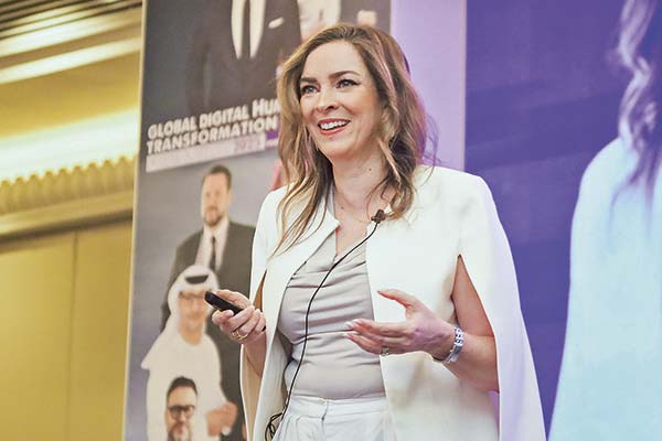 <p>Denisse Goldfarb, CEO de The People Future, durante su presentación en el Global Digital Human Resources Transformation & Analytics Forum & Awards 2025 en Dubái.</p>