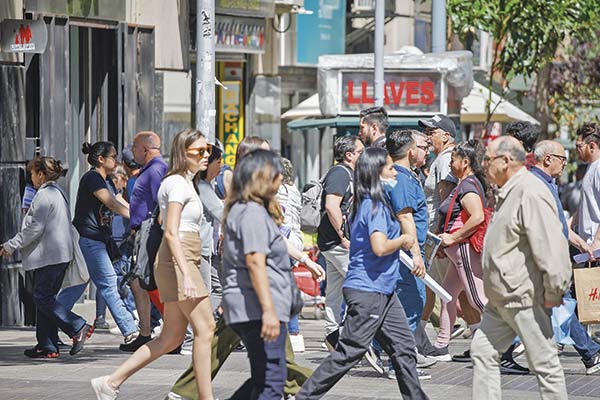 Ingreso imponible promedio de cotizantes de AFP creció 2,5% real el año pasado y llegó a $ 1,2 millones