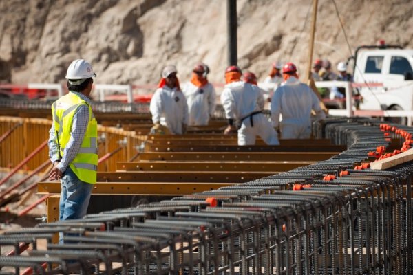 <p>Megaproyectos mineros y brotes verdes en construcción revitalizan a Salfacorp</p>