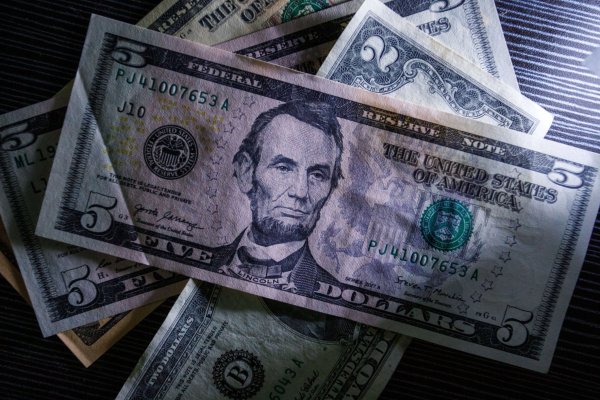 <p>Dólar inicia estable en la apertura a la espera de cifras económicas desde EEUU</p>