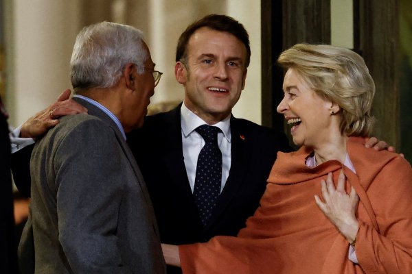 <p>El presidente del Consejo Europeo, Antonio Costa; el presidente francés, Emmanuel Macron, y la presidenta de la Comisión Europea, Úrsula von der Leyen, están liderando los esfuerzos por acelerar la integración del bloque europeo y las reformas.</p>