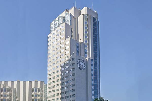 Dueños del hotel Sheraton Santiago afinan millonario proyecto y logran nueva aprobación municipal