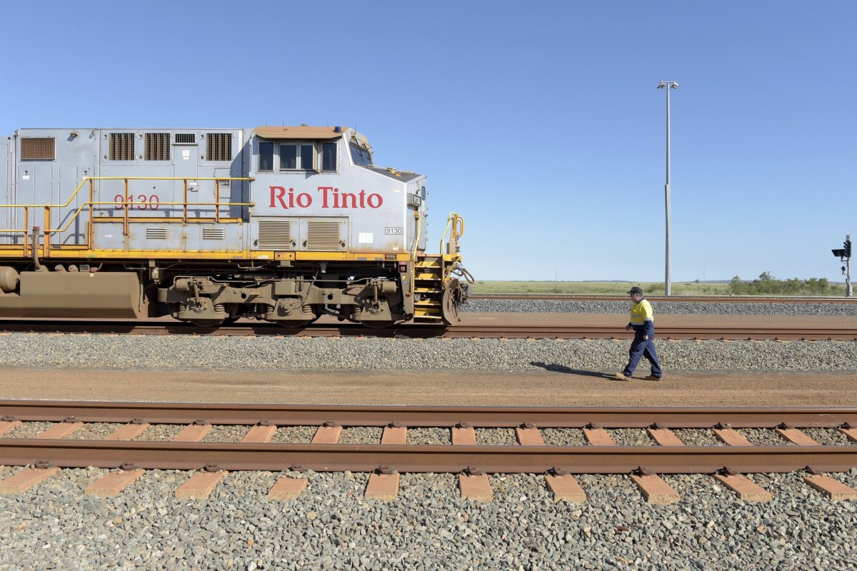 <p>Rio Tinto abandona sus planes para un aumento de capital por hasta US$ 5 mil millones ante el rechazo de los inversionistas</p>