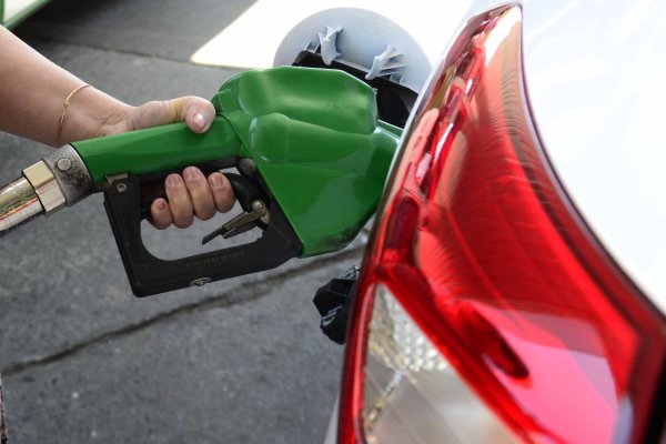 Una buena noticia en marzo: Enap informa que los precios de las gasolinas bajarán $28,1