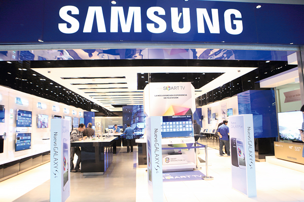 <p>Samsung pide disculpas y promete a sus inversionistas logros significativos en una apuesta por la "supervivencia" de su negocio</p>