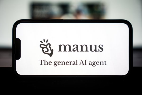 China da espaldarazo al asistente artificial de la startup Manus, en su estrategia por buscar la próxima DeepSeek