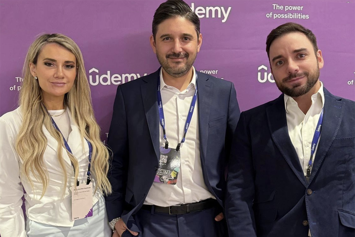 <p>Socios BCN Global en el Udemy Sales Kick Off - Ignite 2025, Las Vegas. De izquierda a derecha: María José Bari, Felipe Oliva Lazzerini (CEO), Felipe Alvarado</p>