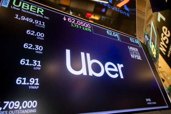 Uber informó crecimiento más débil de lo esperado por desaceleración en su negocio de viajes compartidos en EEUU