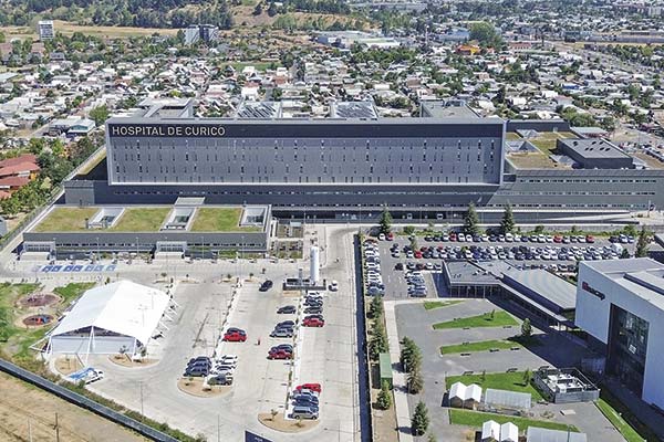 Gigante español OHLA anuncia demanda contra el Fisco de Chile por más de US$ 43 millones por construcción del Hospital de Curicó