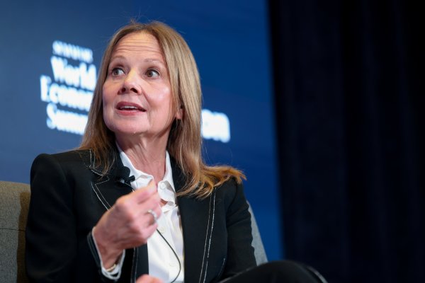 Directoras ejecutivas en empresas Fortune 500 registran leve alza a 11% del total en reporte 2025