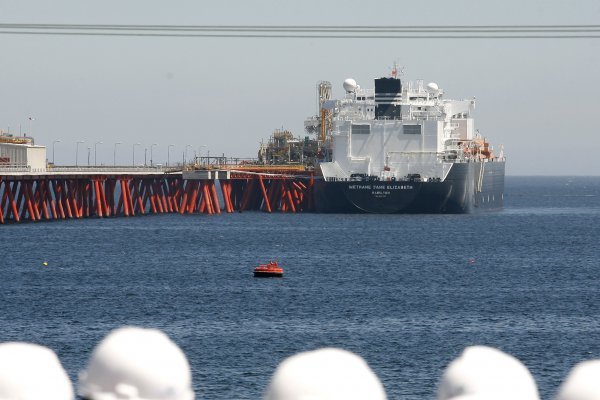 Tribunal ordena a Total Energies a pagar más de US$ 100 millones a Engie por incumplimiento de contrato de GNL
