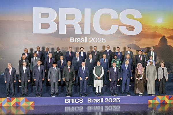 "No serán miembros por mucho tiempo": Trump anuncia un arancel adicional de 10% a todos los países Brics