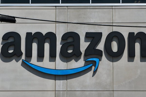El Prime Day de Amazon impulsa un alza de 30,3% en el gasto online de los consumidores en EEUU