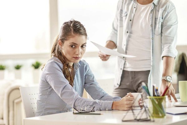 Termómetro de salud mental evidencia avances en Ley Karin: grandes empresas lideran implementación, pero las pequeñas están al debe
