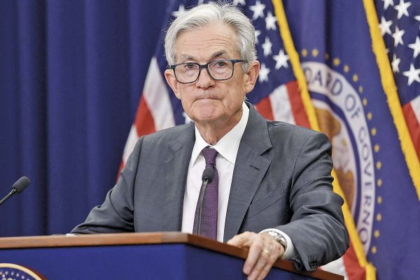 Reserva Federal mantiene sin cambio la tasa de interés y Powell asegura que aún no se ha tomado una decisión sobre una baja en septiembre