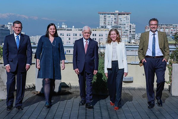 FAPP inicia sus operaciones y el economista Enrique Marshall asume la presidencia