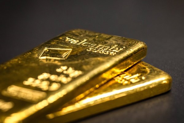 Trump descarta la aplicación de aranceles a las importaciones de oro y el mercado del metal precioso respira con alivio