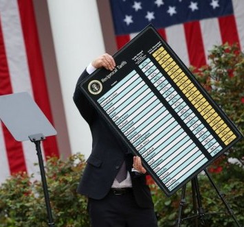Confusión entre socios comerciales de EEUU tras derrota de Trump en tribunal arancelario