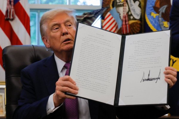 Trump ordena que el Departamento de Defensa regrese a su antigua denominación de Departamento de Guerra