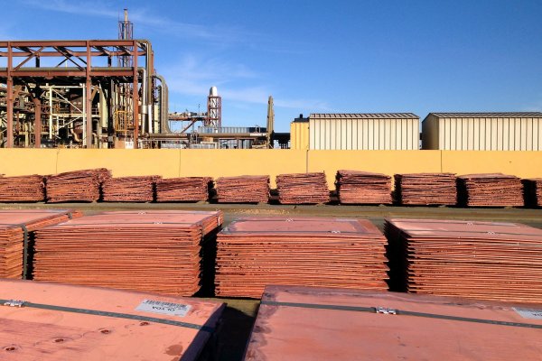Cobre alcanza máximos desde mediados de 2024 en Londres gracias al optimismo por relajación monetaria de EEUU