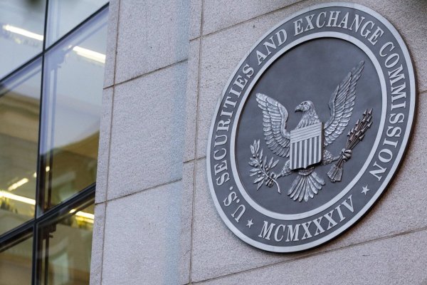 SEC de EEUU ya no impedirá cotizar en bolsa de empresas que prohíben demandas colectivas de accionistas