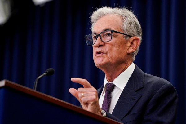 Fed vuelve a la política expansiva con recorte de 25 puntos: Powell cita "gestión de riesgos" ante ralentización del empleo